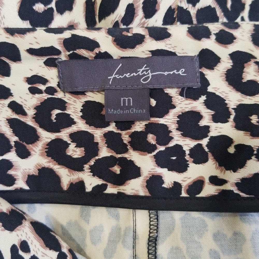 Animal Print mini skirt, twenty one. Size M - Picture 6 of 8
